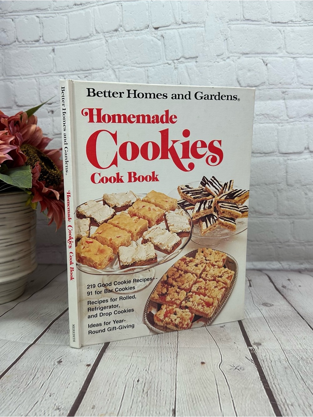 Better Homes And Gardens Homemade Cookies Cook Book - White and Red Cover
